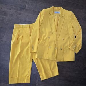 Max Mara Yellow Jacket blazer shorts suit NWT size 6 S